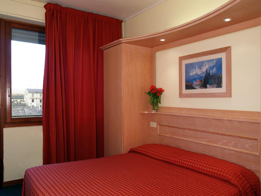Hotel Meridiana Floransa Dış mekan fotoğraf