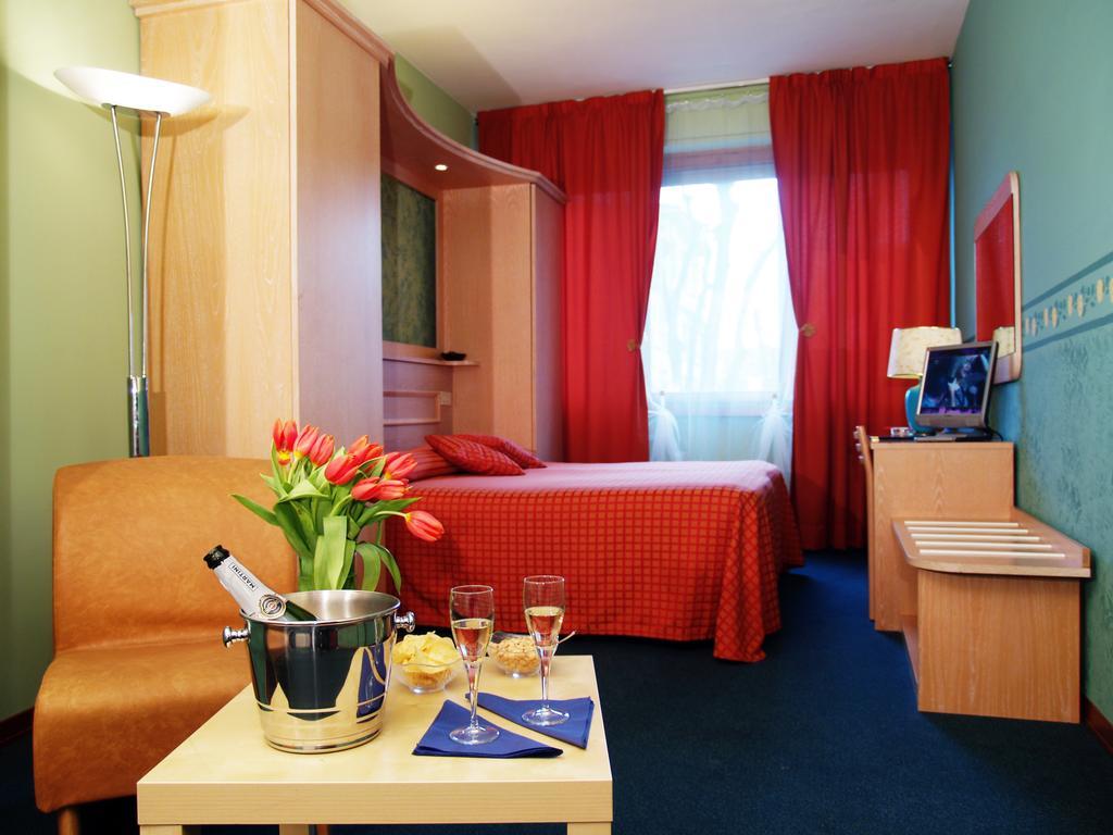 Hotel Meridiana Floransa Dış mekan fotoğraf