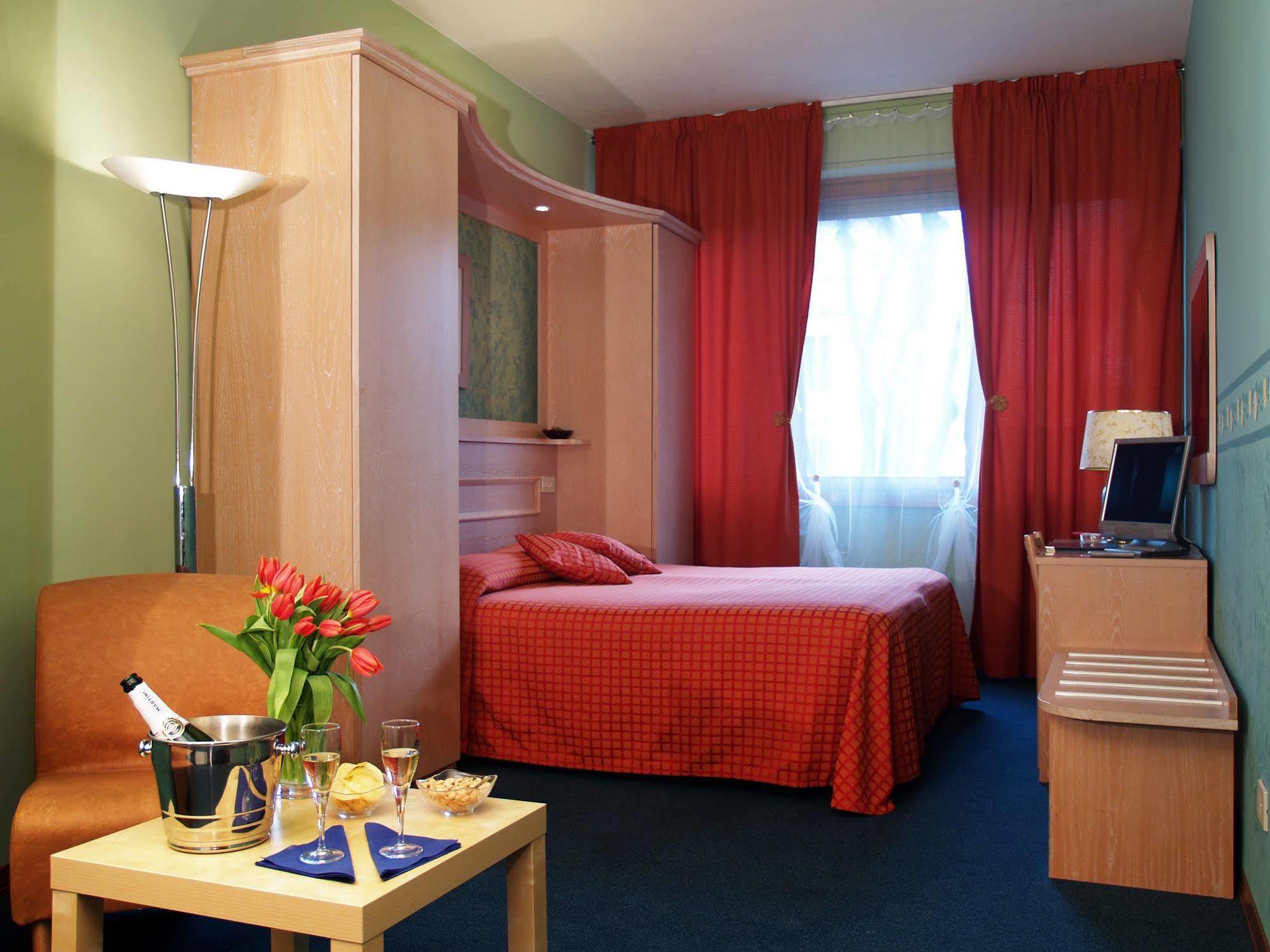 Hotel Meridiana Floransa Dış mekan fotoğraf