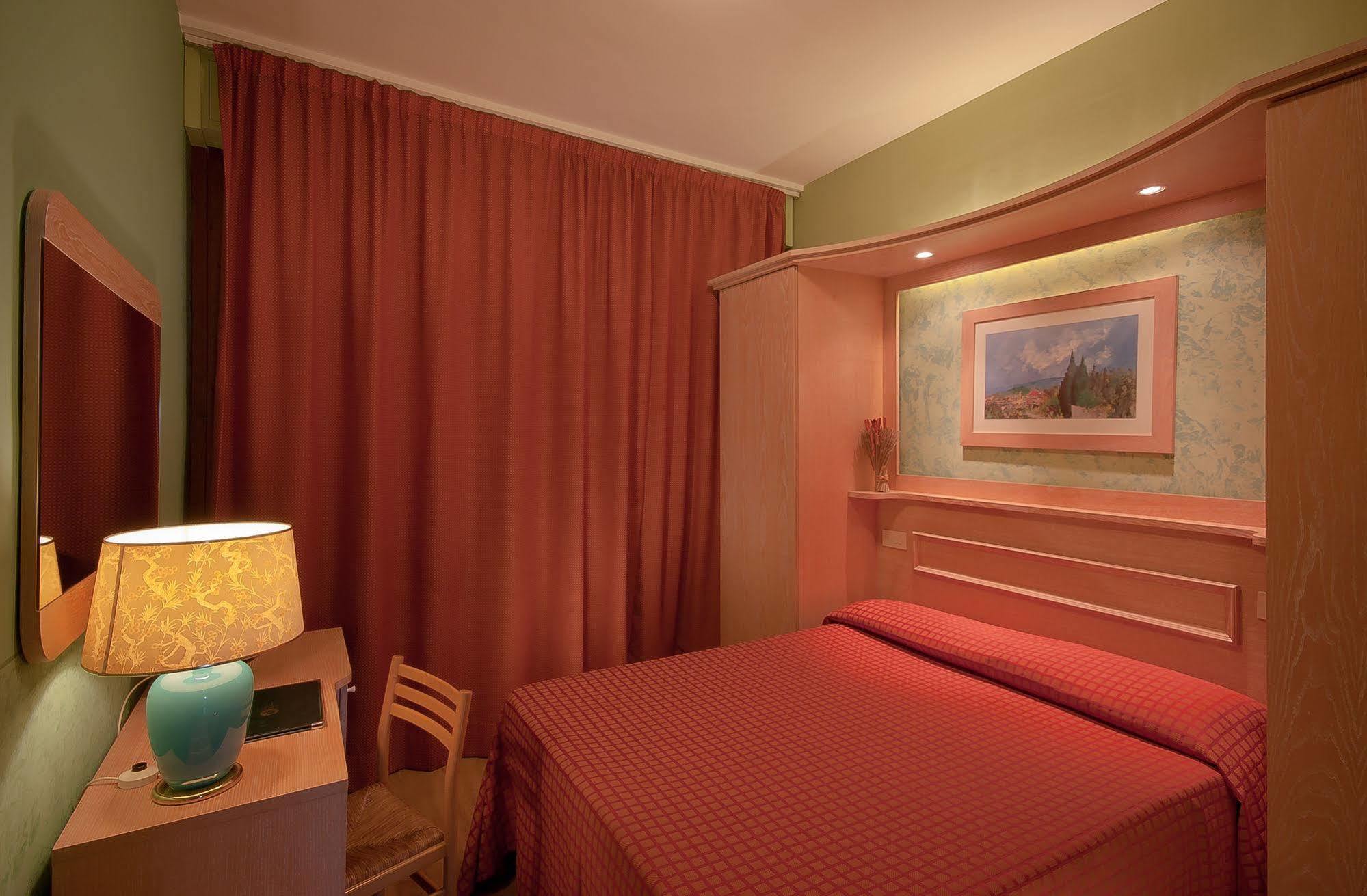 Hotel Meridiana Floransa Dış mekan fotoğraf