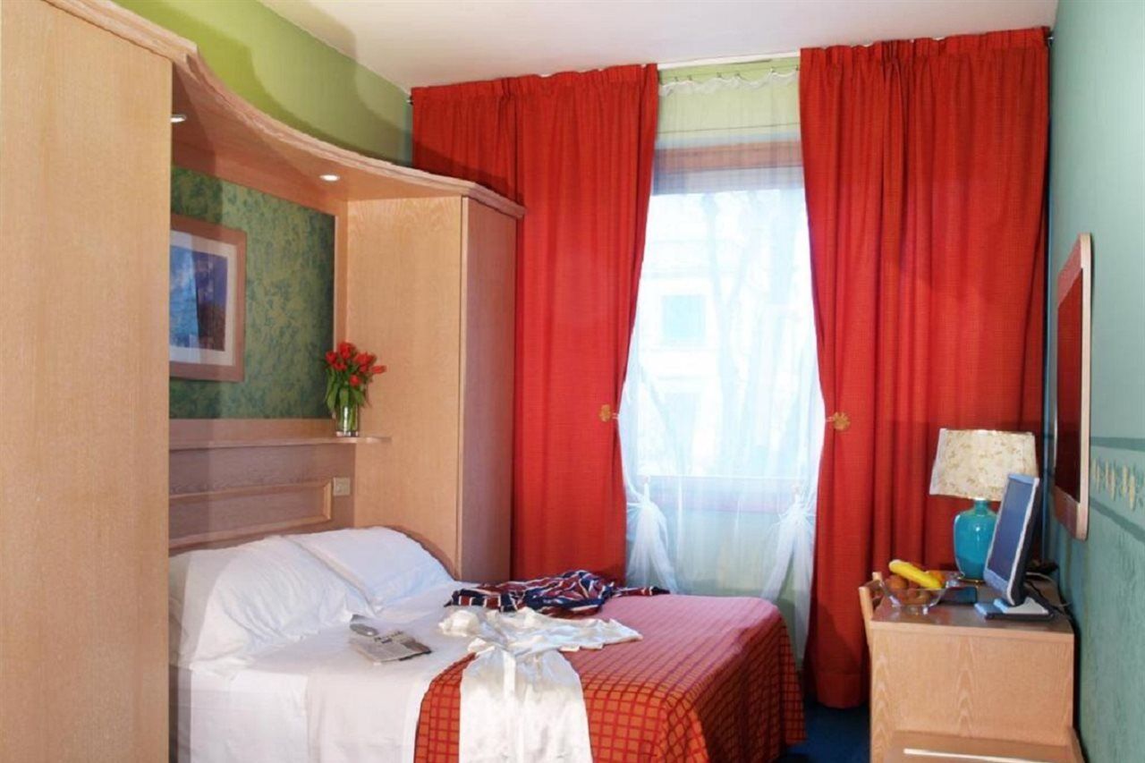Hotel Meridiana Floransa Dış mekan fotoğraf